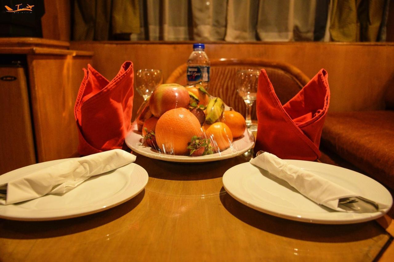 Gts Nile Cruise Luxor Aswan Every Monday From Luxor Friday From Aswan Exteriör bild